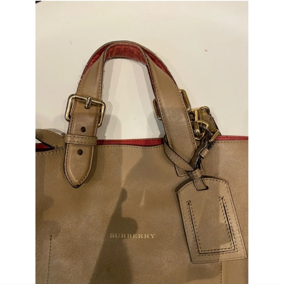 Authentic Burberry Peggy Leather Tote - Picture 4 of 6
